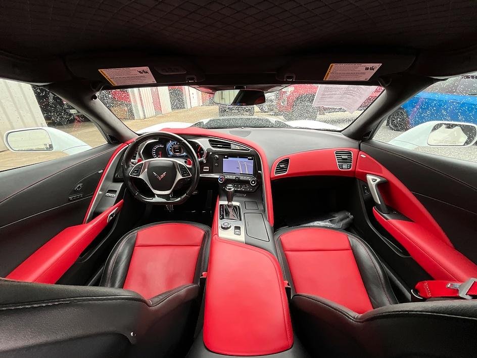 Used 2019 White Chevrolet ZR1 image 32