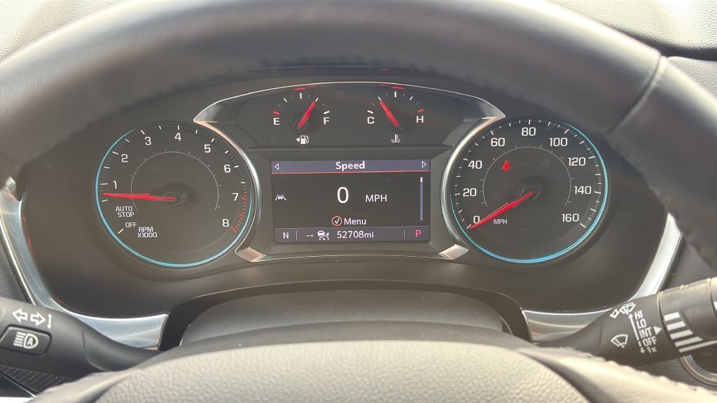 Used 2022 SILVER ICE METALLIC Chevrolet RS image 24