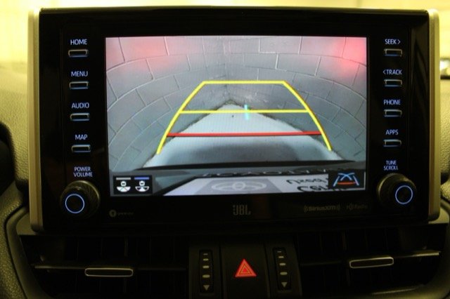 Certified Used 2019 Silver Toyota Xle premium image 6