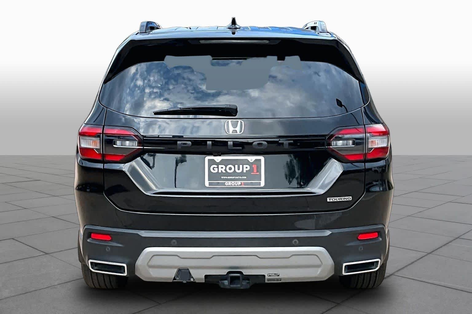 Used 2025 Crystal Black Pearl Honda Touring image 5