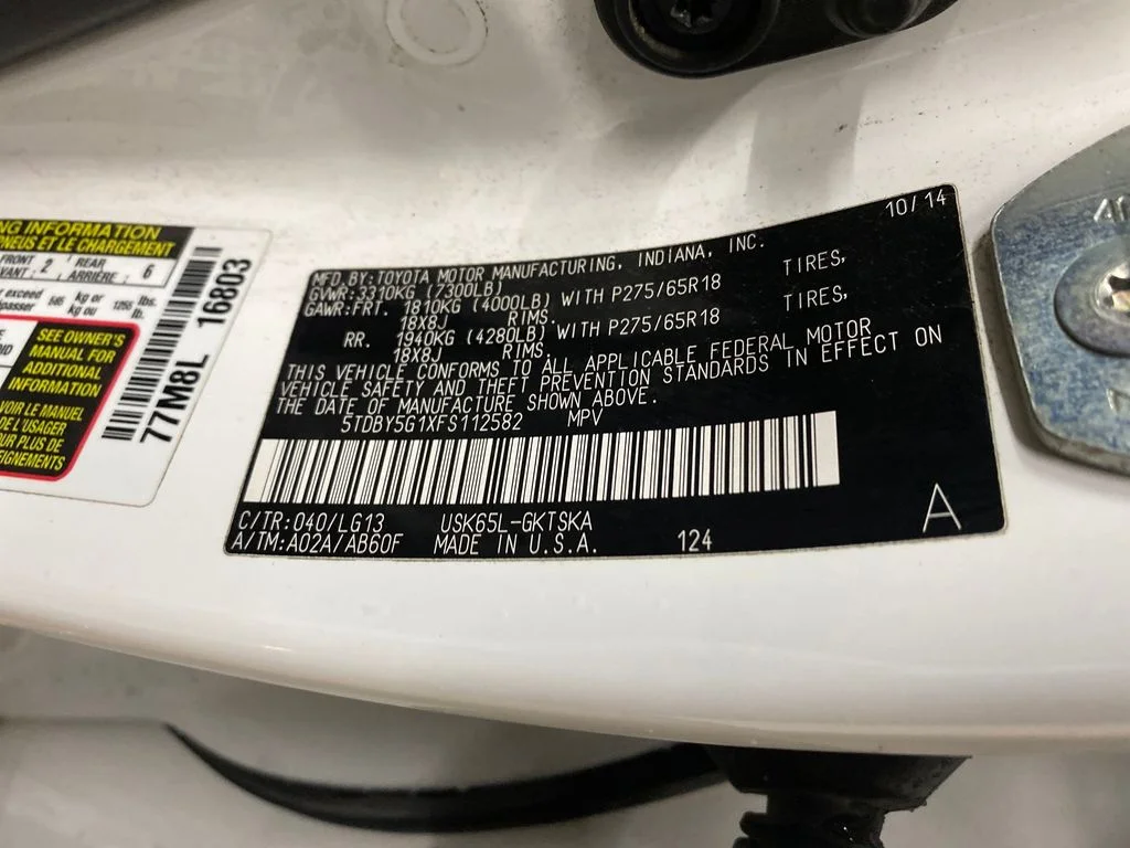 Used 2015 White Toyota SR5 image 26