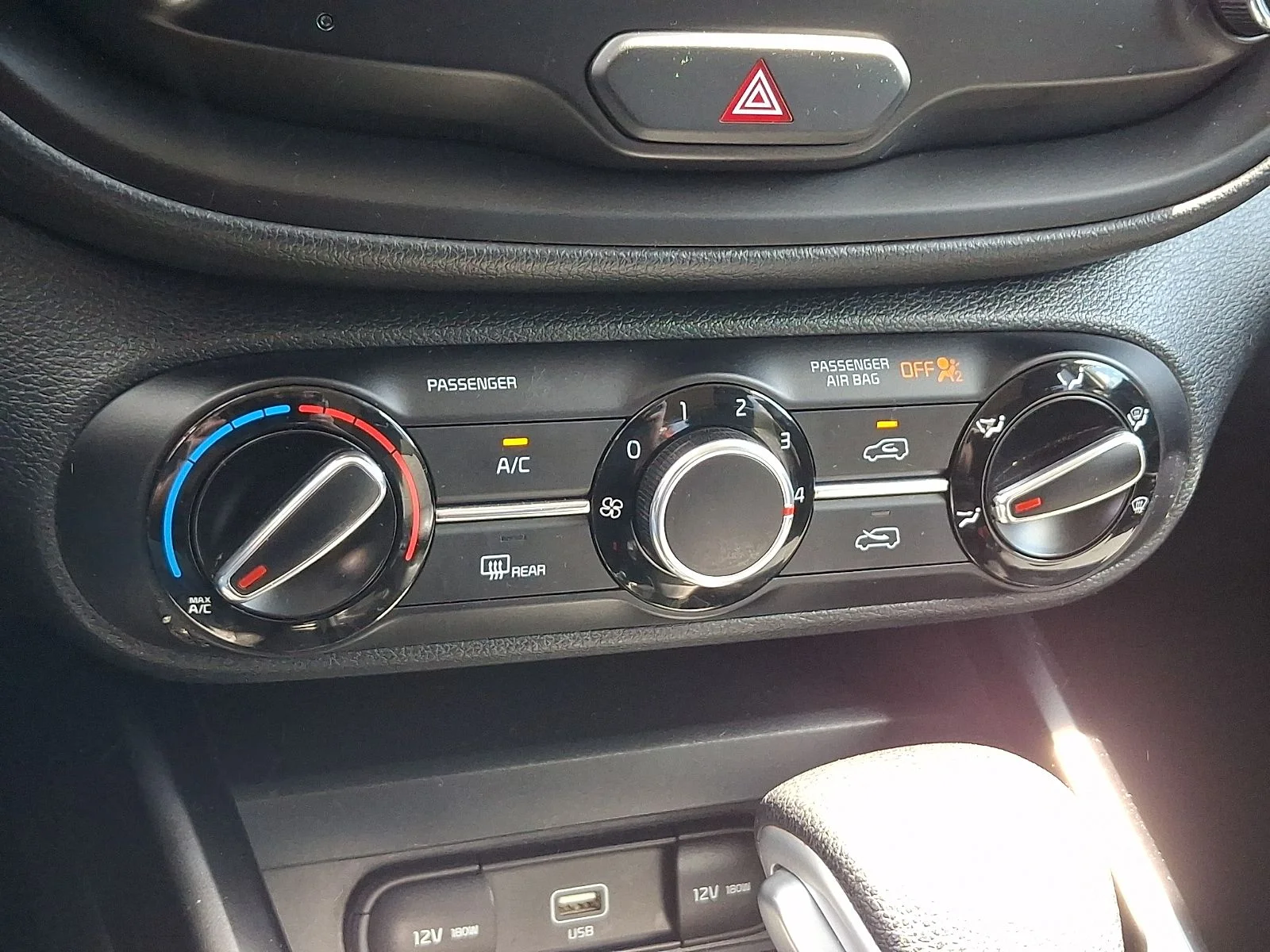 Used 2022 White Kia LX image 16