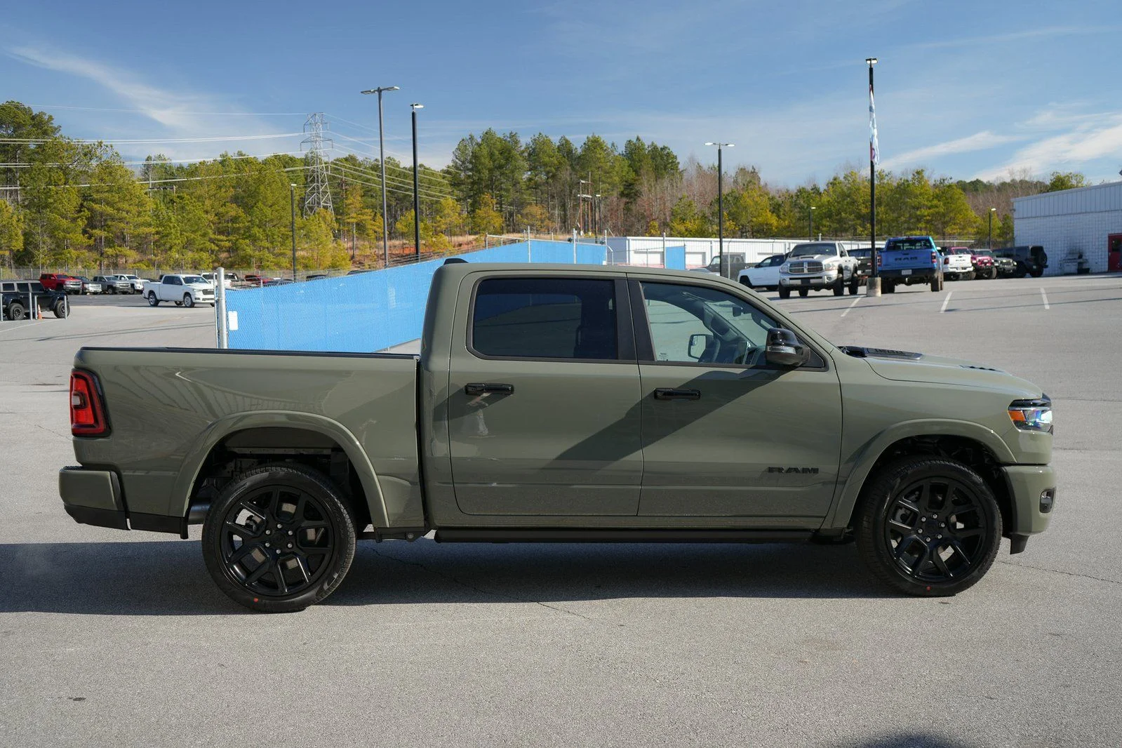 New 2026 Canyon Lake Exterior Paint RAM Laramie image 11