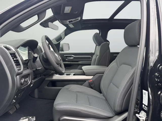 New 2026 Diamond Black Crystal Pearl-Coat Exterior Paint RAM Big Horn/Lone Star image 10
