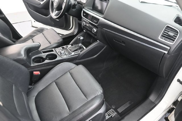Used 2016 White Mazda Grand Touring image 30