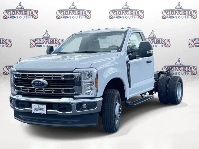 New 2026 White Ford XL image 5