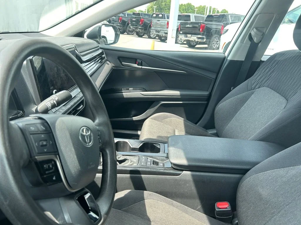 Used 2025 White Toyota LE image 9