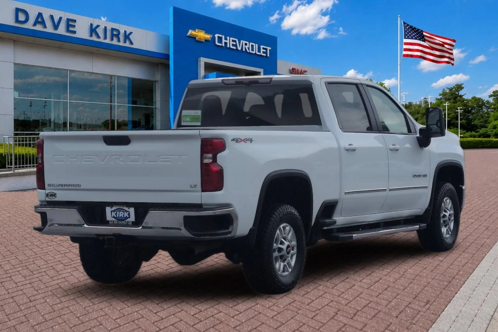 Used 2021 SUMMIT WHITE Chevrolet LT image 3