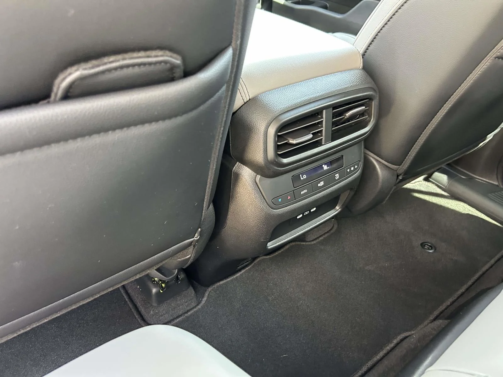 2024 Honda Pilot EX-L - Photo 9