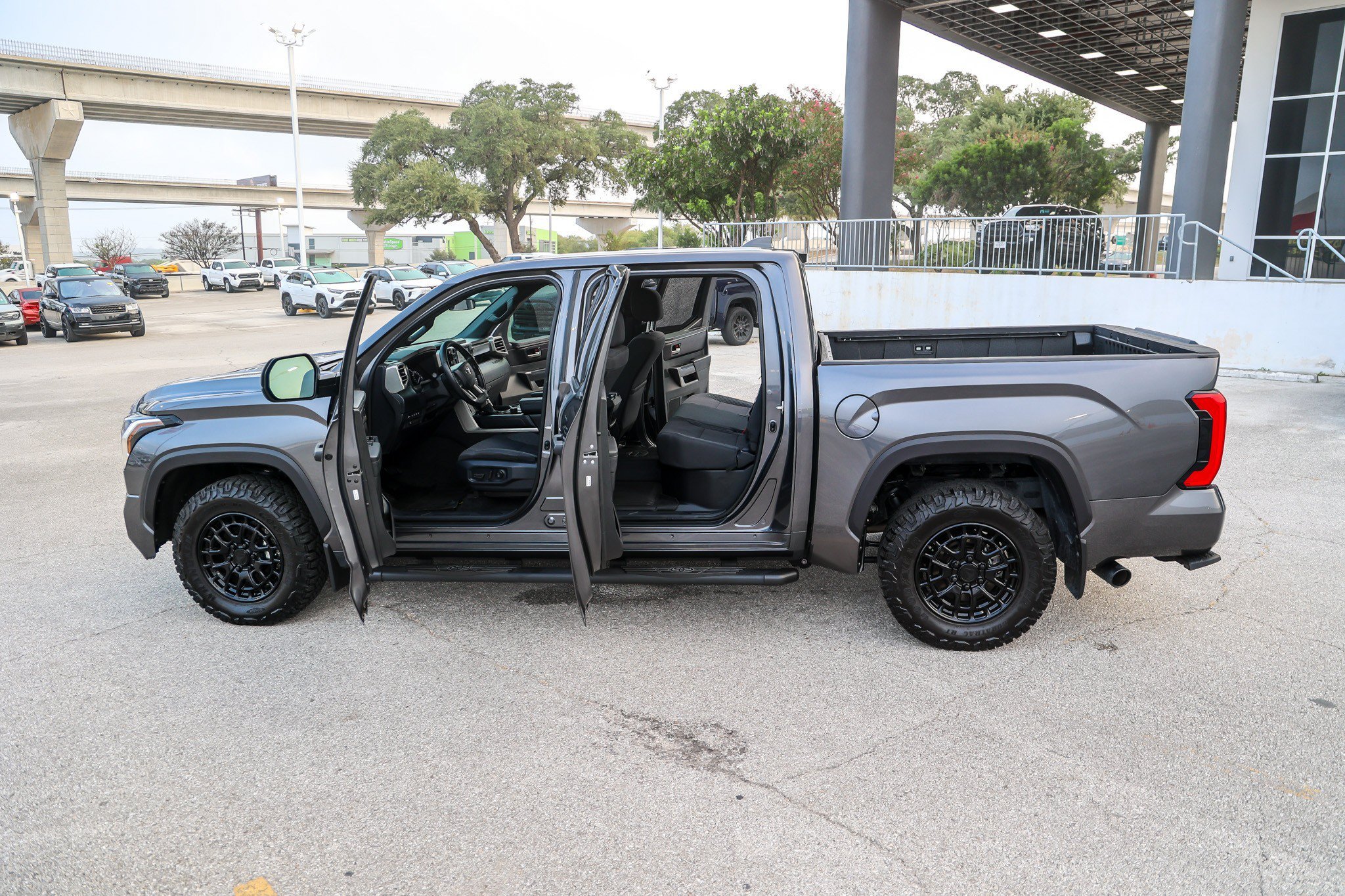 Used 2025 MAGNETIC GRAY MET Toyota SR5 image 9
