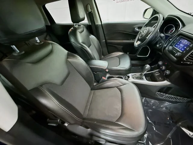 Used 2018 Jazz Blue Pearlcoat Jeep Latitude image 26