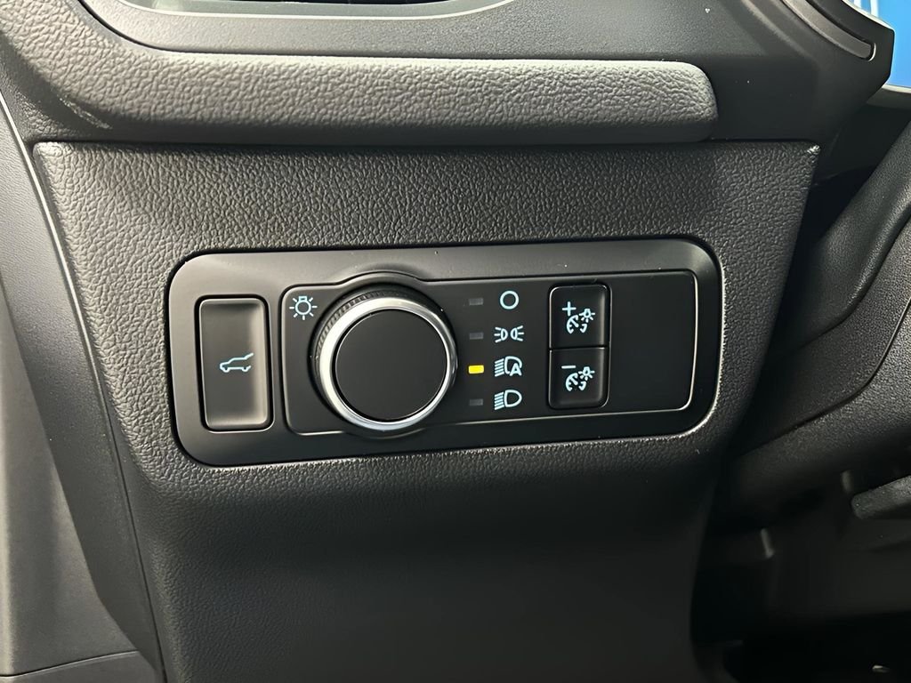 Used 2024 Silver Metallic Ford Active image 29