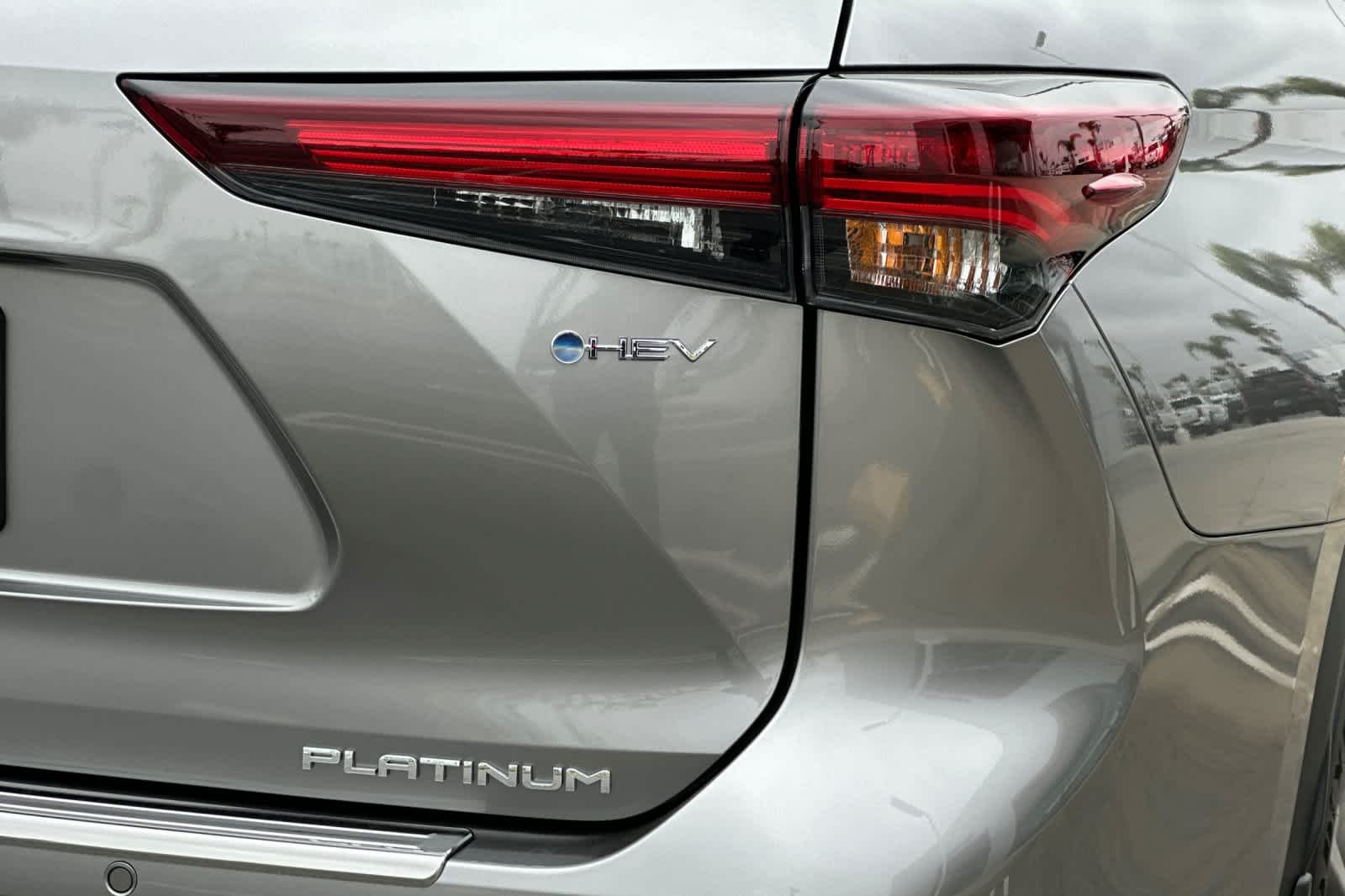 New 2026 Heavy Metal <sup>1</sup> Toyota  Platinum image 27