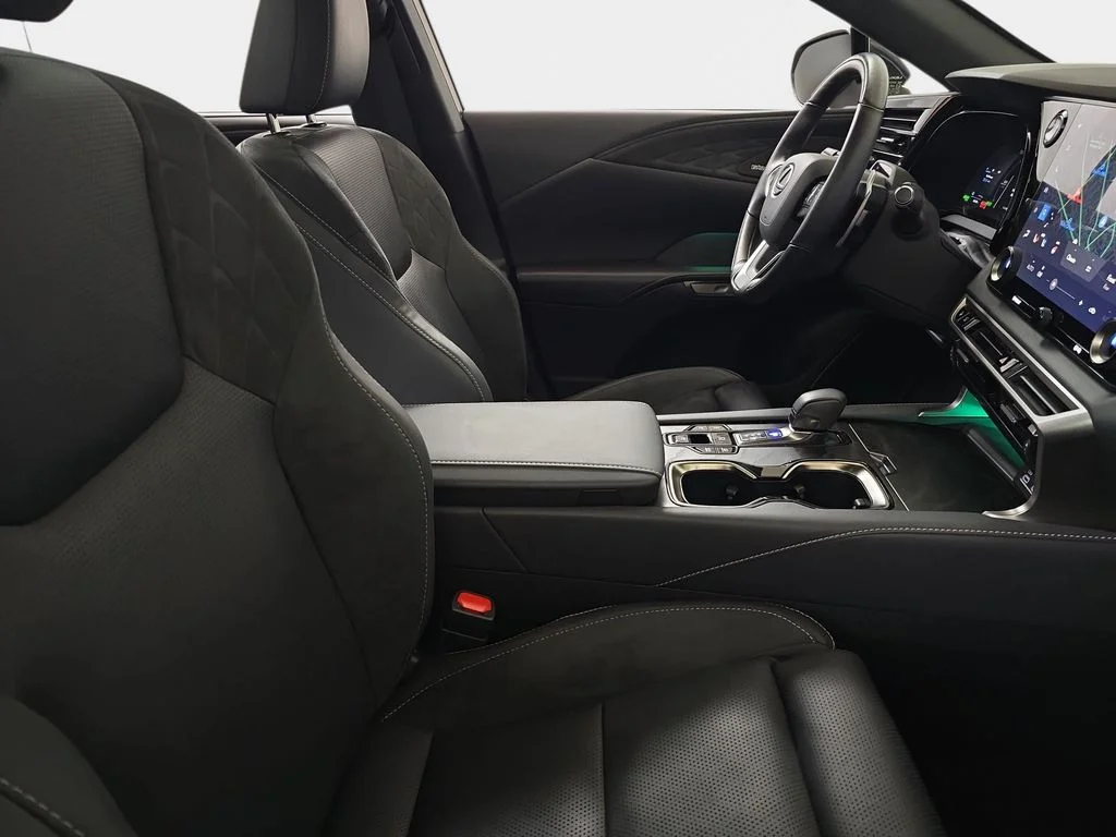 Certified Used 2025  Lexus 450h+ Luxury image 9