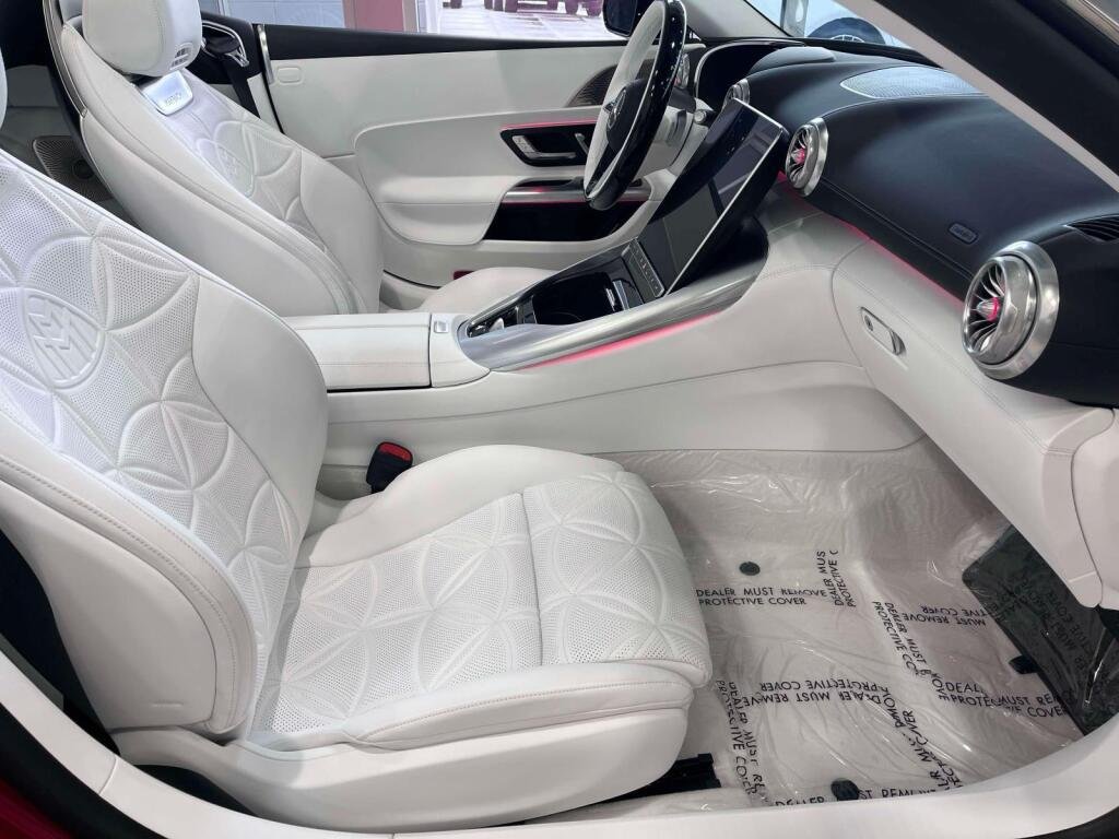 New 2026 MANUFAKTUR Garnet Red Metallic (Red Ambiance) Mercedes-Benz Maybach SL 680 Monogram Series image 20