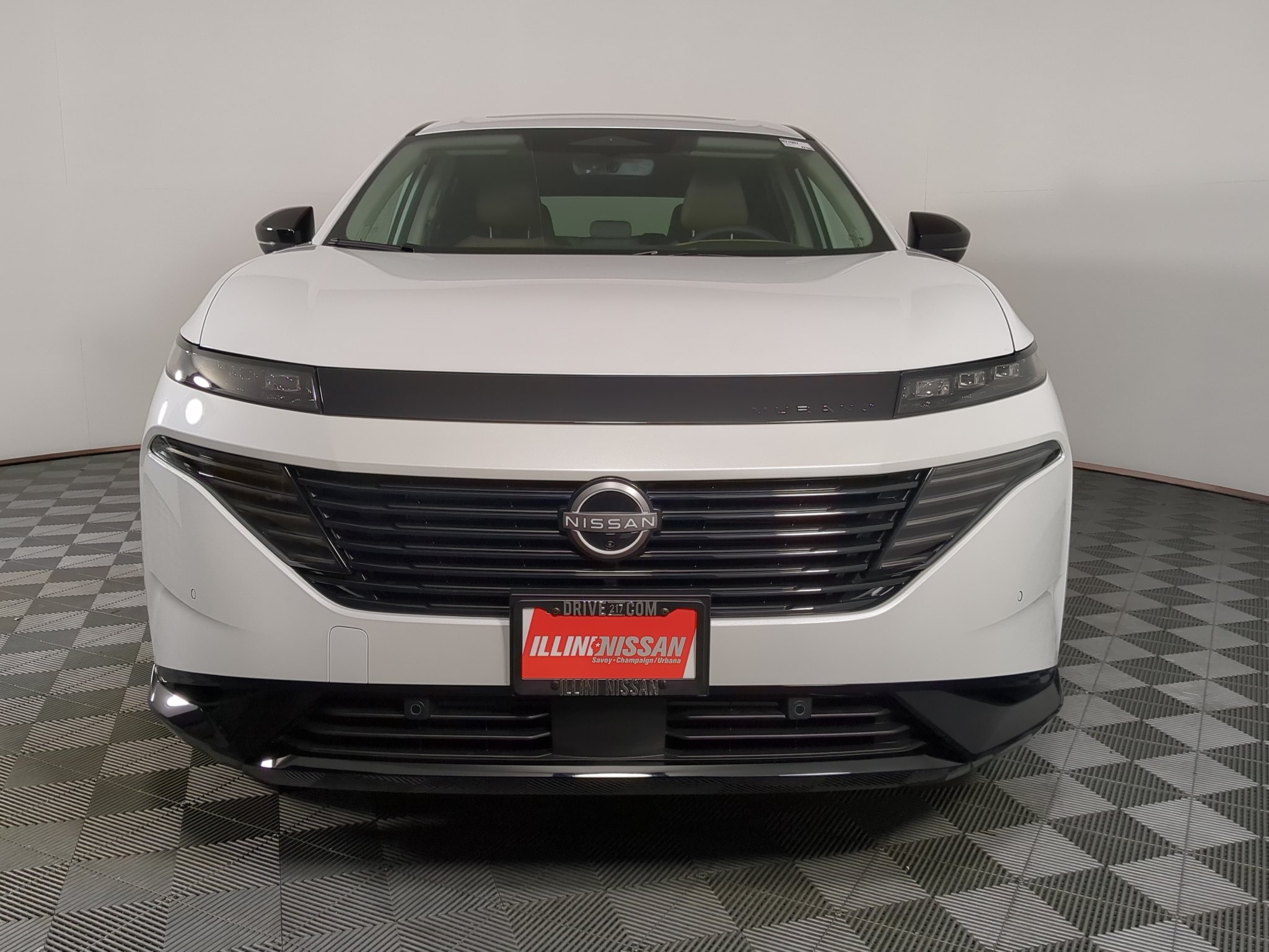 New 2027 Everest White Pearl TriCoat Nissan Platinum image 3