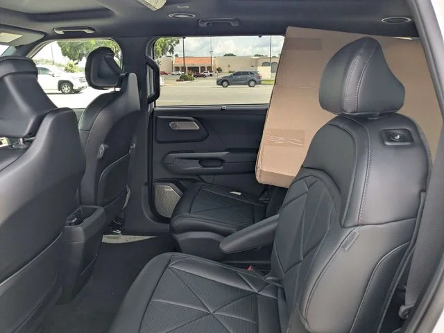 New 2027 Glacial White Pearl Kia SX image 13