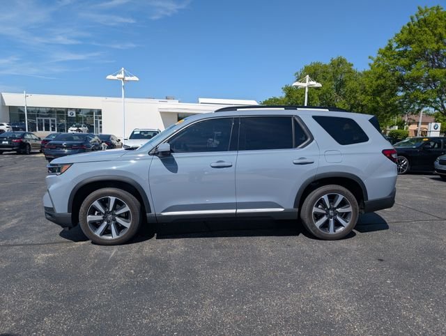 2024 Honda Pilot Touring AWD's photo