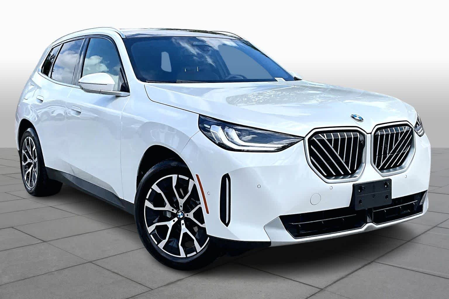 Used 2026 Alpine White BMW 30 xDrive image 4