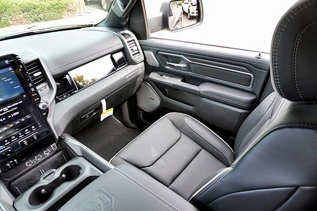New 2026 Granite Crystal Metallic Clear-Coat Exterior Paint RAM Laramie image 29