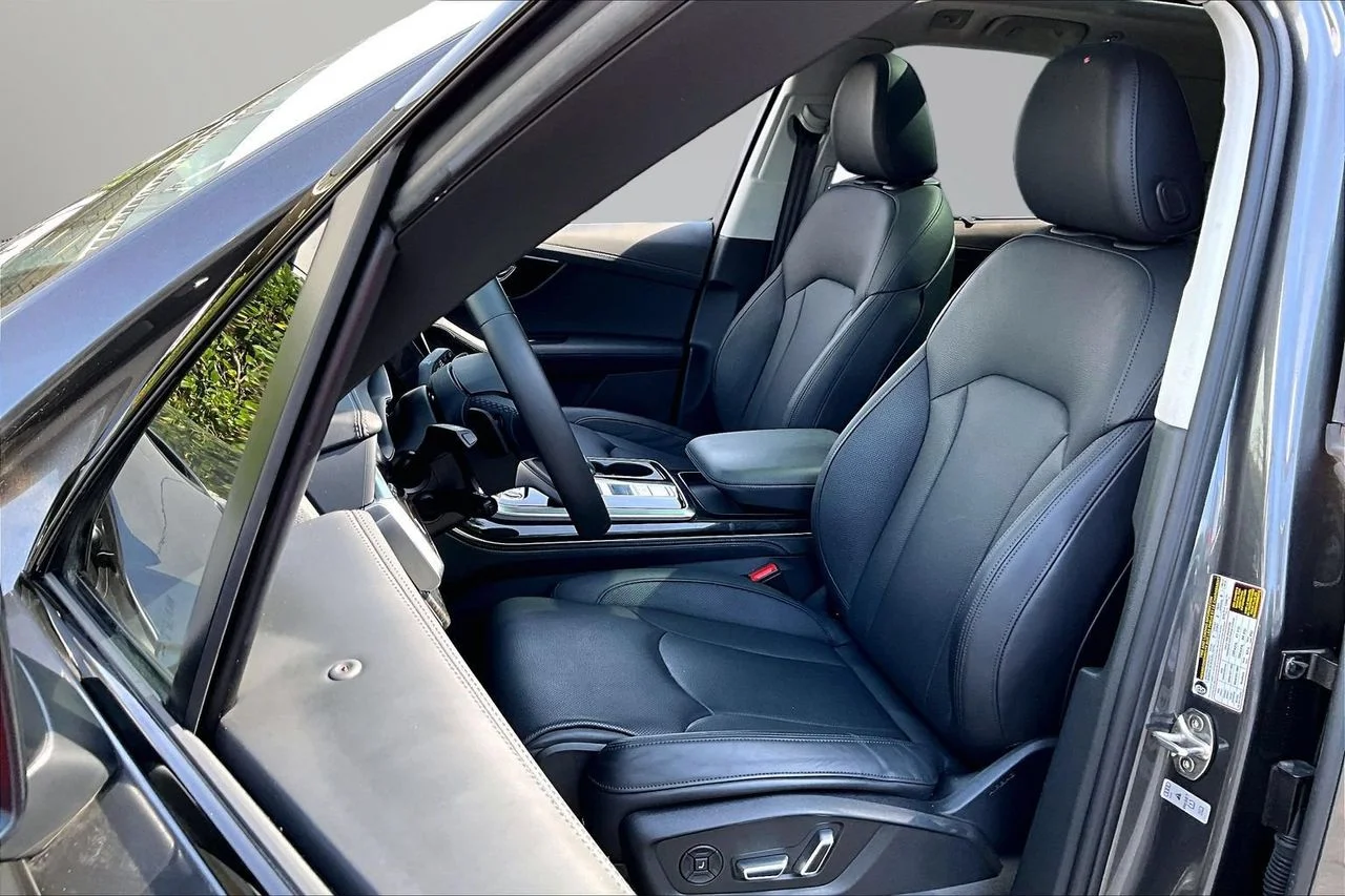 Certified Used 2024  Audi 55 Prestige image 21