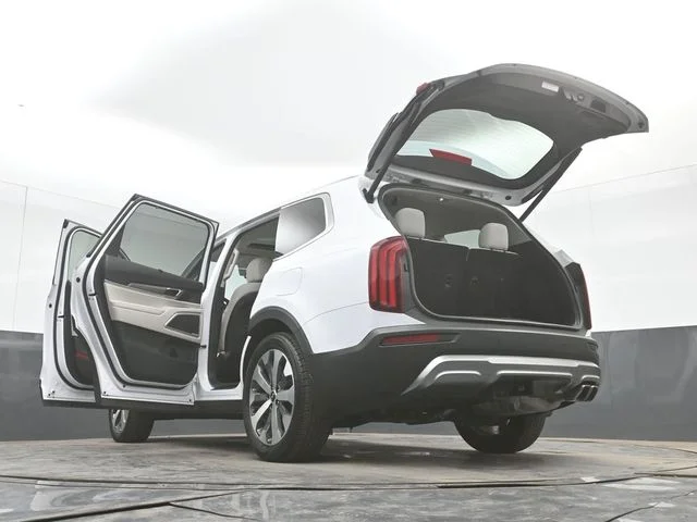 Used 2021 White Kia EX image 55