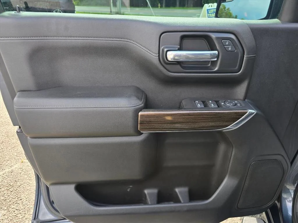 Used 2021 SHADOW GRAY METALLIC Chevrolet RST image 8