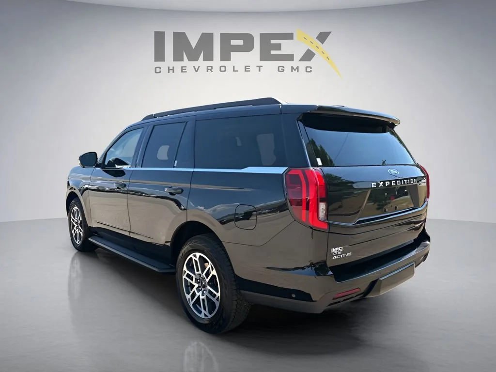Used 2025 Black Ford Active image 3