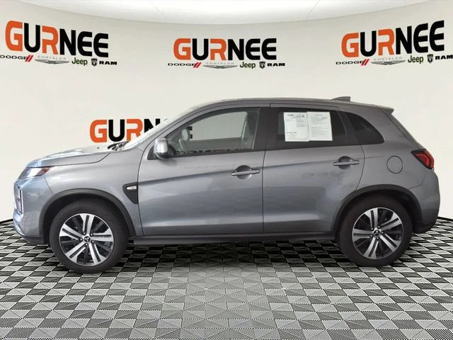 Used 2025 Gray Mitsubishi 2.0 ES image 4