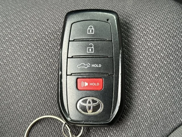 Used 2023  Toyota SR5 image 22