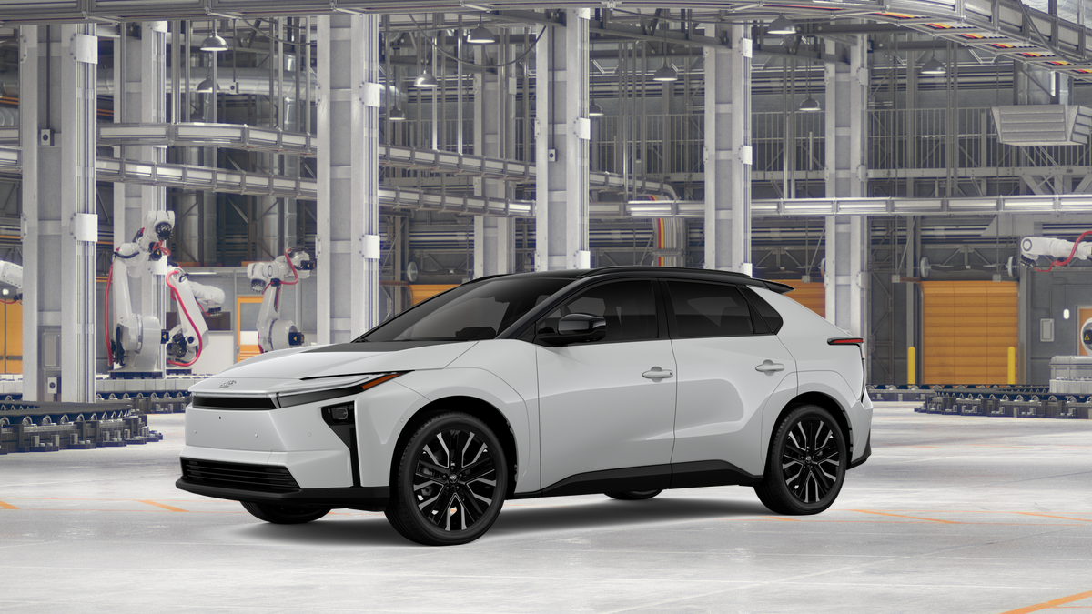 New 2026 Wind Chill Pearl with Midnight Black Metallic roof Toyota Limited image 2