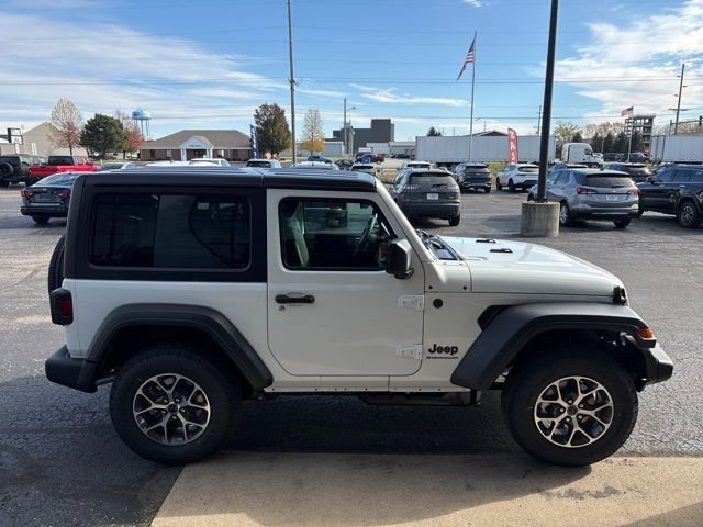 New 2026 Bright White Clear-Coat Exterior Paint Jeep Sport S image 5