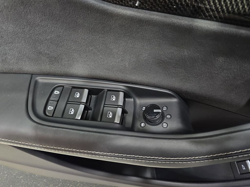 Used 2023  Audi 4.0T Prestige image 29