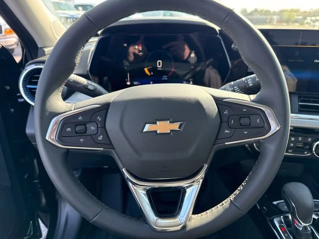 New 2026 Mosaic Black Metallic Chevrolet LT image 16