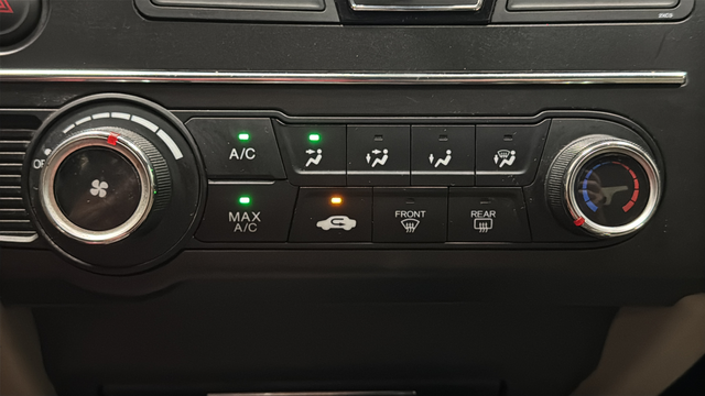 Used 2014 White Honda LX image 16