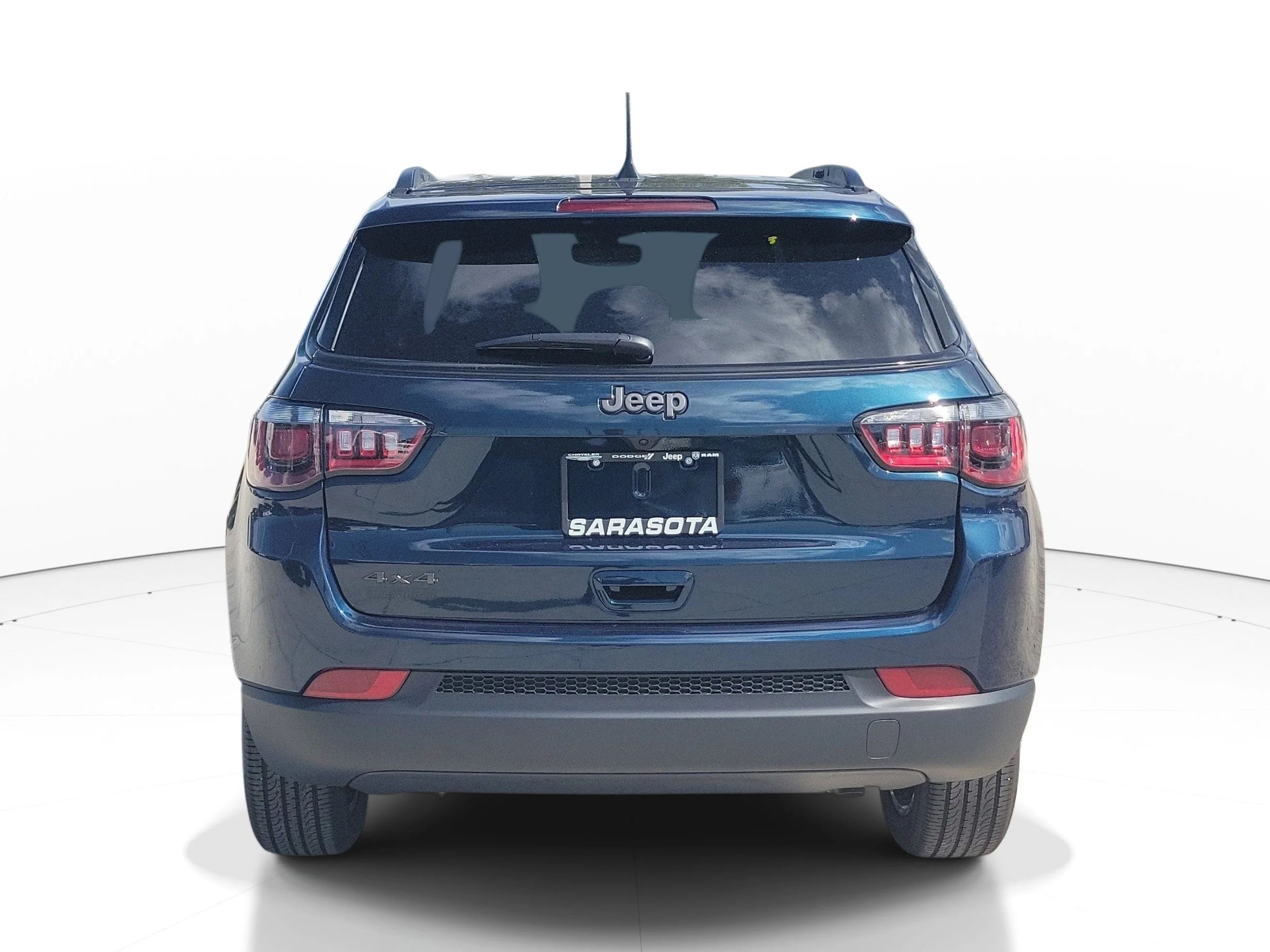 New 2026 Fathom Blue Pearl Coat Jeep Latitude Altitude image 5
