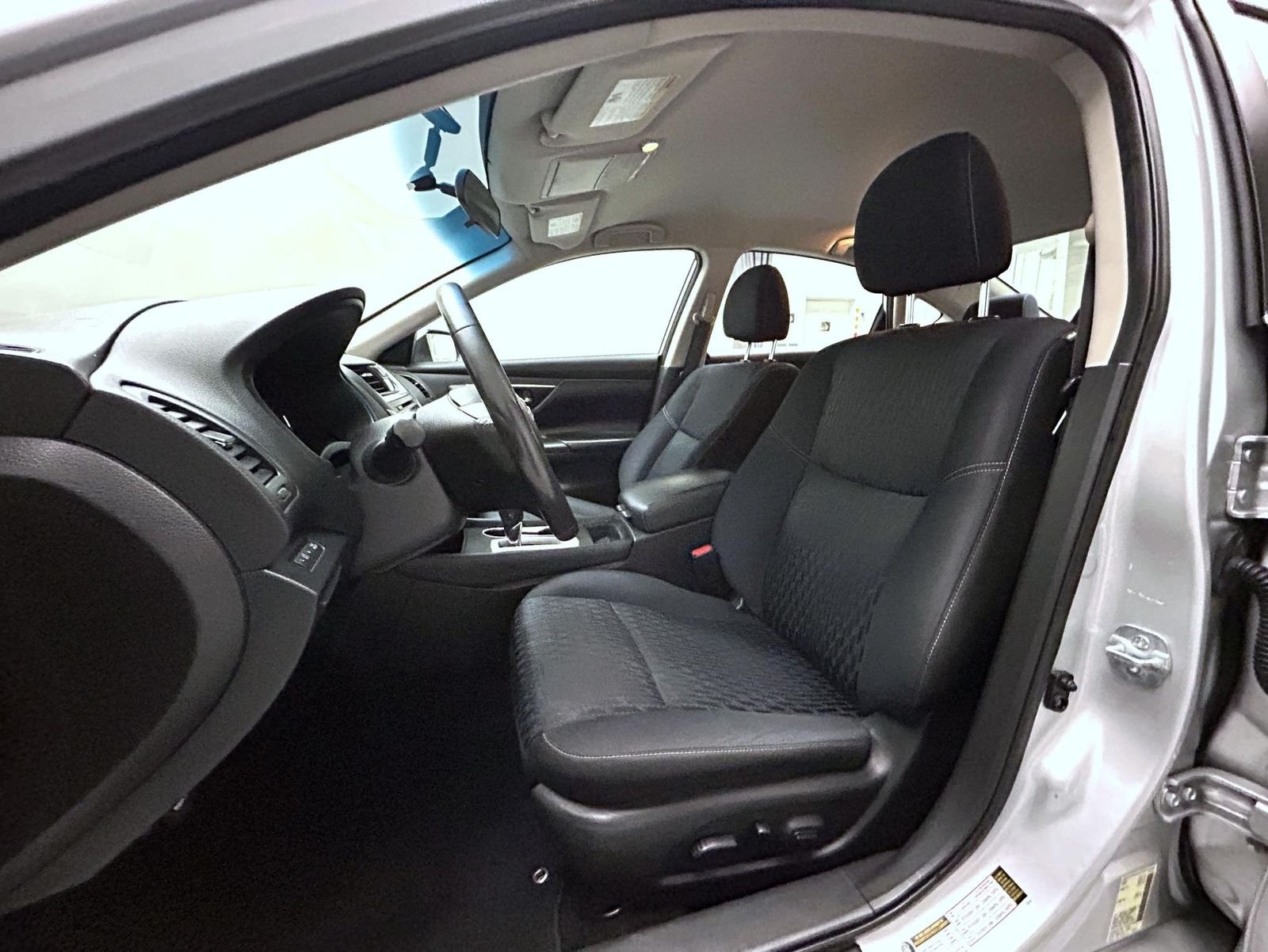 Used 2017 Silver Nissan 2.5 SV image 10