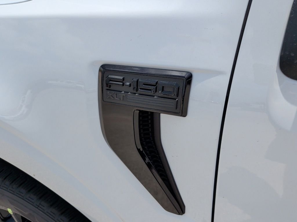 New 2026 Oxford White Ford XLT image 45