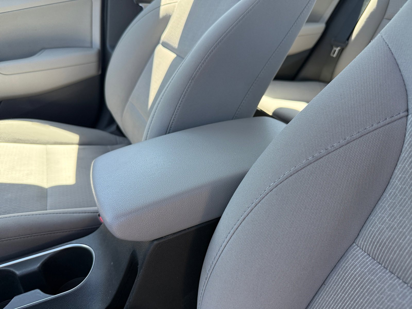 Used 2018 Electric Blue Hyundai SEL image 14