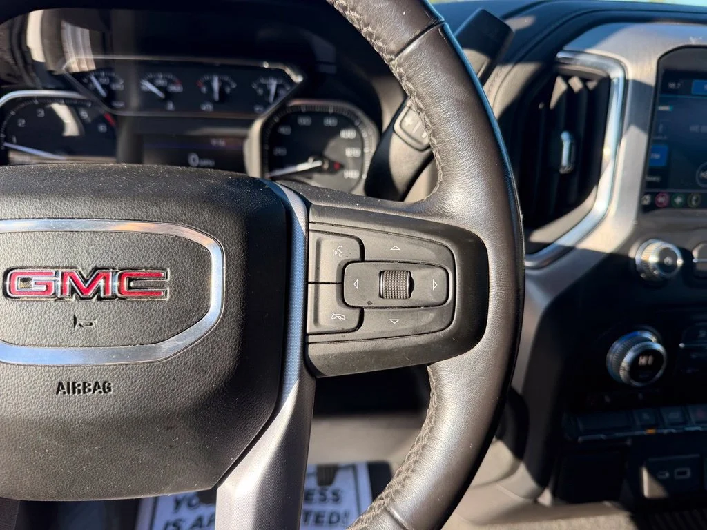 Used 2021 SUMMIT WHITE GMC Elevation image 29