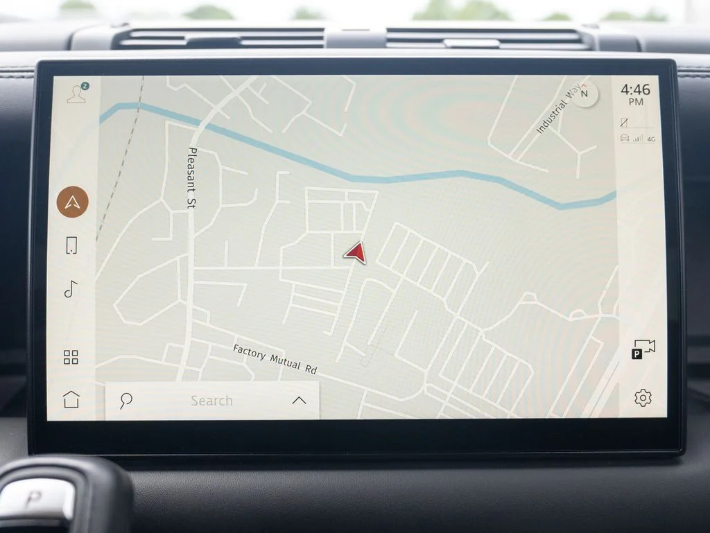Certified Used 2023 Black Land Rover V8 image 29