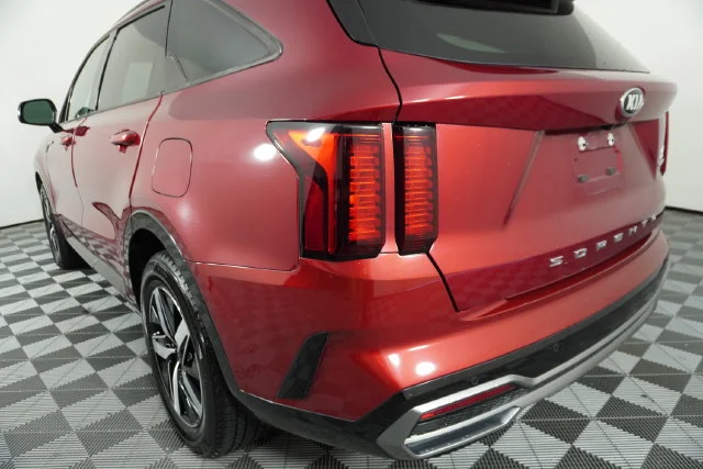 Used 2021 Red Kia EX image 11