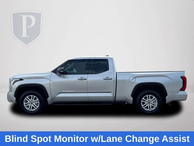 Used 2022 Silver Toyota SR5 image 13