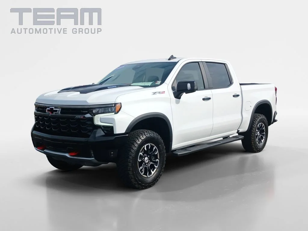 Used 2025 Summit White Chevrolet ZR2 image 3