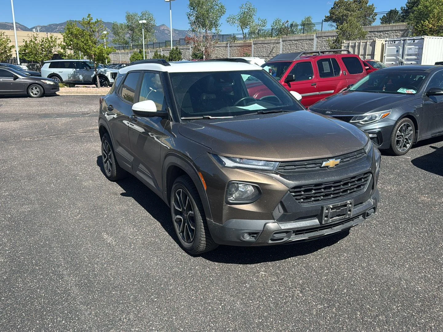 Used 2022 Zeus Bronze Metallic Chevrolet ACTIV image 2