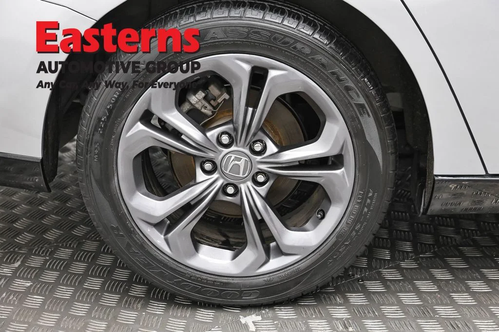 Used 2025 Silver Honda EX-L image 27