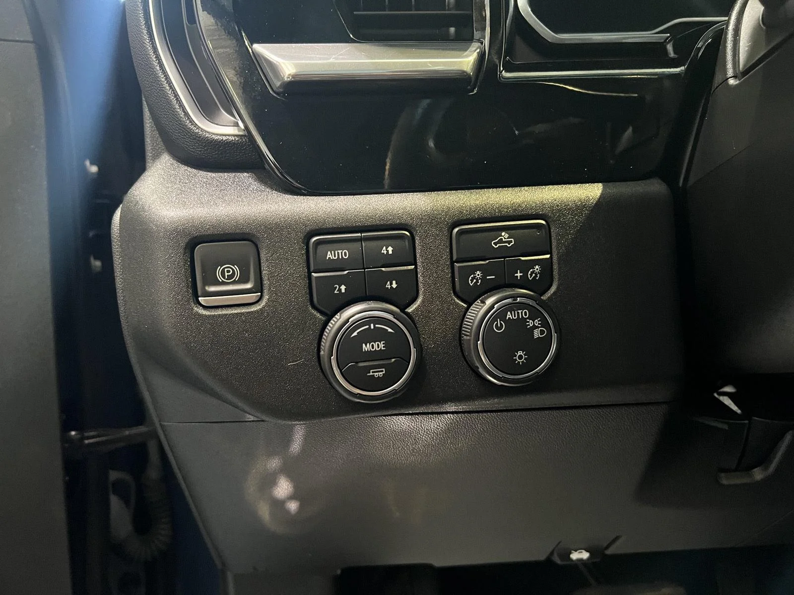 Used 2023 Northsky Blue Metallic Chevrolet LT image 17