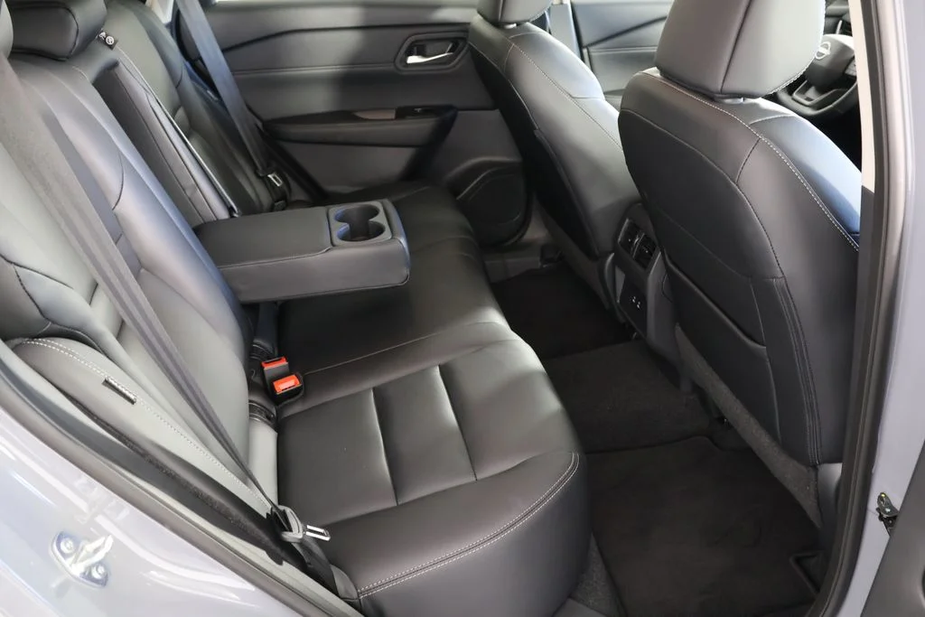 Used 2025 Boulder Gray Nissan SL image 21