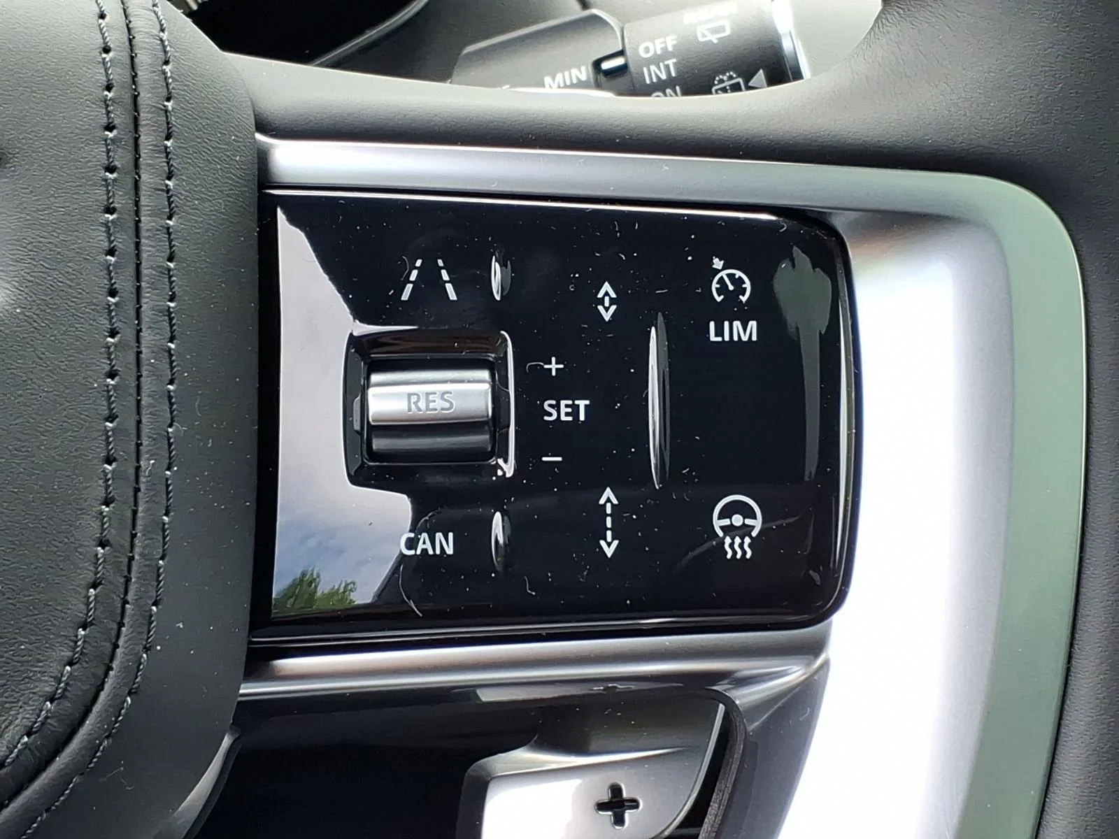 New 2026 Black Land Rover SE image 15