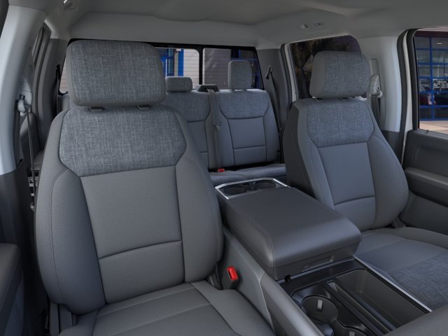 New 2026 Oxford White Ford XLT image 10